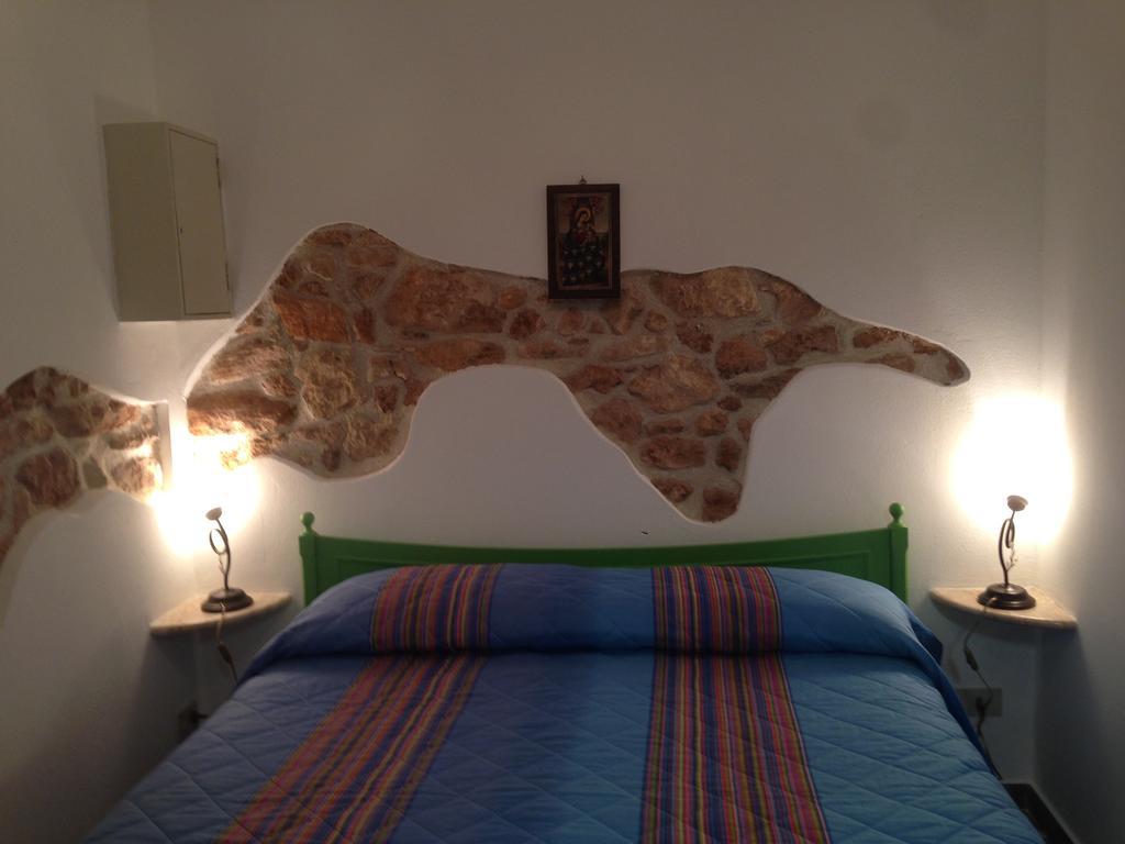 Casa Con Verande Sul Mare A 2 Minuti A Piedi Dalla Spiaggia กุสโตนาชี ห้อง รูปภาพ